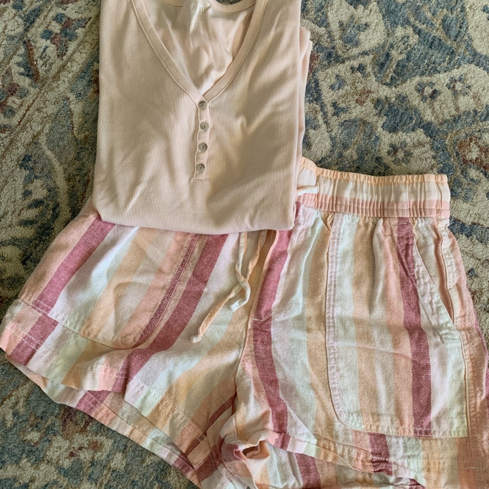 GAP Top and Short Set - Perfect for vacation or summer season!